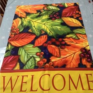 NWOT COLORFUL WELCOME LEAF AND BERRY FLAG